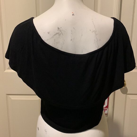 Pretty little thing black rib Bardot frill crop top - Picture 2 of 7